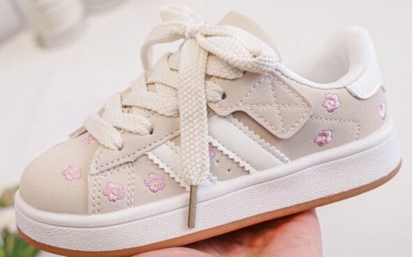 Sneakers| beige met bloem |