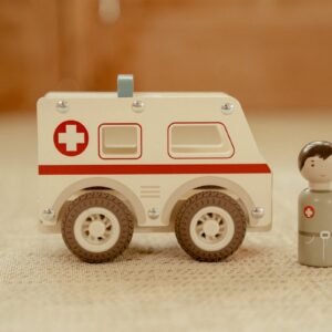 Little Dutch Houten Ambulance – FSC Houten Speelgoed voor Peuters
